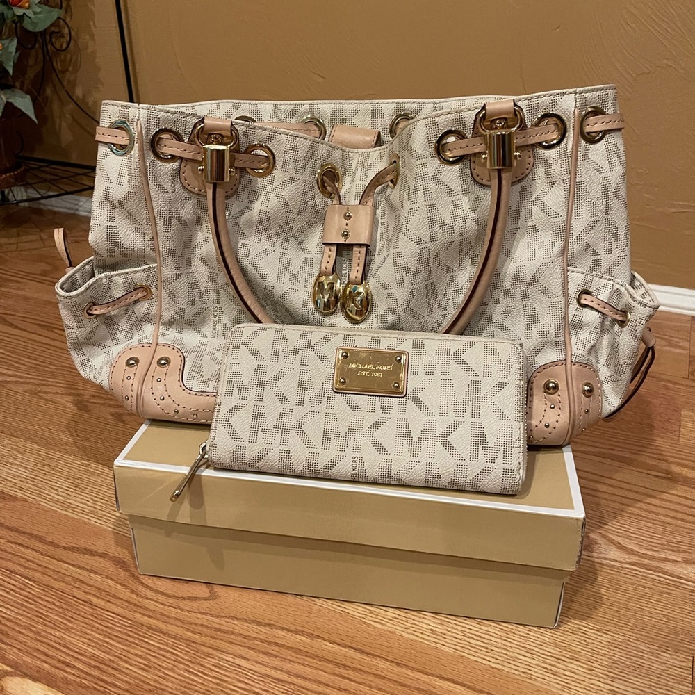 Original Michael Kor’s bag and wallet